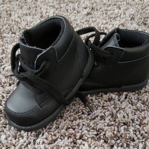 Black toddler shoes excellent condition